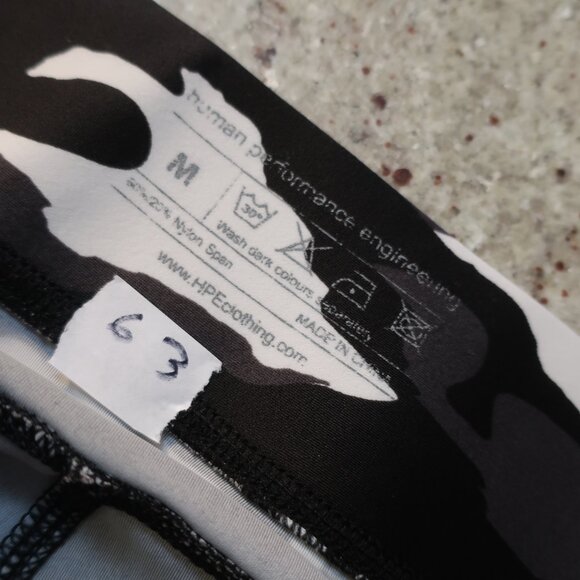 Womens Human Performance Engineering Blk, Gray, White Camouflage Leggings M - Picture 6 of 6